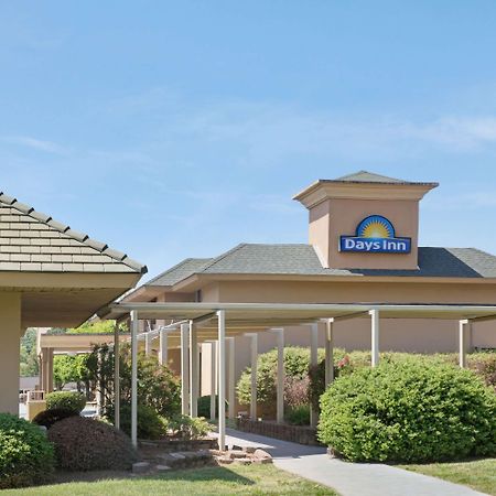 Days Inn By Wyndham Charlotte/Woodlawn Near Carowinds Exteriör bild